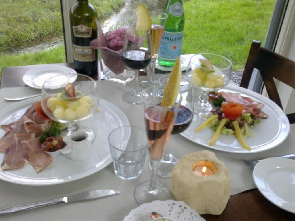 Hotel Restaurant Op De Beek Schin op Geul Esterno foto