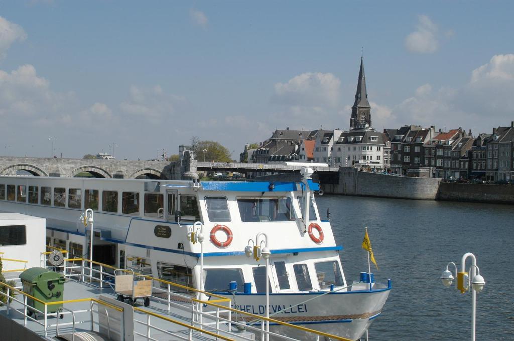 Hotel Restaurant Op De Beek Schin op Geul Esterno foto