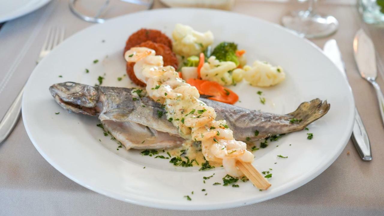 Hotel Restaurant Op De Beek Schin op Geul Esterno foto